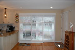 Vivid White Wood and Vinyl California Plantation Shutters for Windows on China WDMA